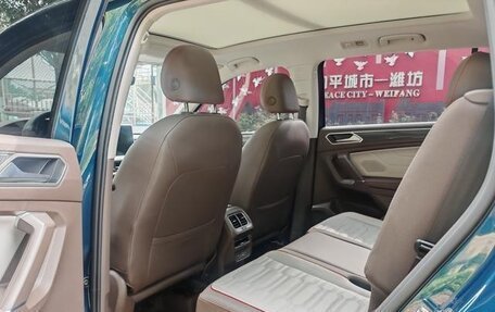 Volkswagen Tiguan II, 2022 год, 3 100 000 рублей, 14 фотография