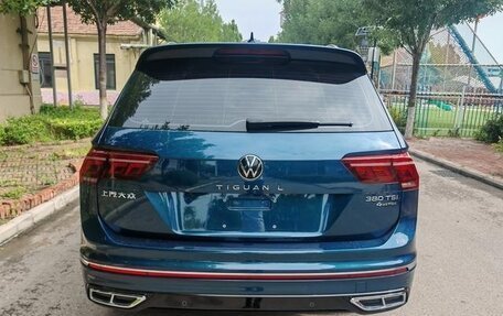 Volkswagen Tiguan II, 2022 год, 3 100 000 рублей, 5 фотография