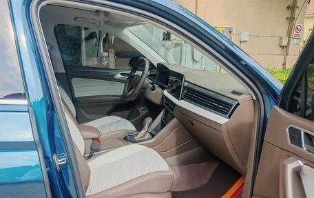 Volkswagen Tiguan II, 2022 год, 3 100 000 рублей, 13 фотография