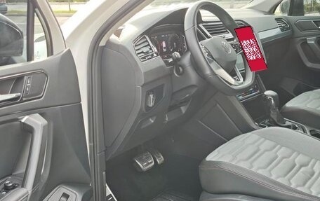 Volkswagen Tiguan II, 2021 год, 2 815 000 рублей, 12 фотография