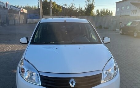 Renault Sandero I, 2014 год, 680 000 рублей, 1 фотография