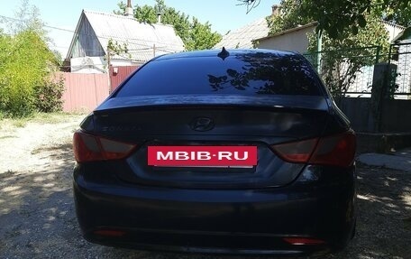 Hyundai Sonata VI, 2011 год, 1 000 000 рублей, 2 фотография