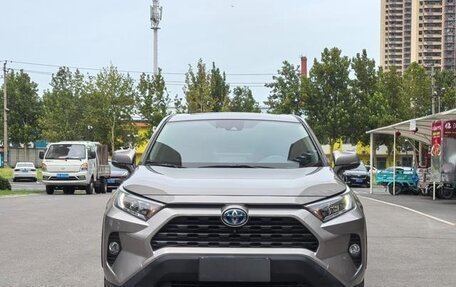 Toyota RAV4, 2020 год, 2 470 000 рублей, 2 фотография