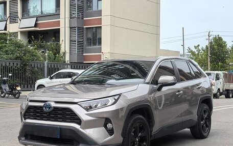 Toyota RAV4, 2020 год, 2 470 000 рублей, 3 фотография
