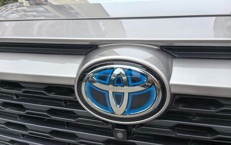 Toyota RAV4, 2020 год, 2 470 000 рублей, 10 фотография