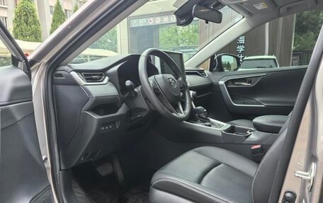 Toyota RAV4, 2020 год, 2 470 000 рублей, 13 фотография