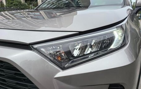 Toyota RAV4, 2020 год, 2 470 000 рублей, 11 фотография