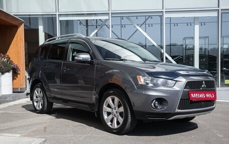 Mitsubishi Outlander III рестайлинг 3, 2010 год, 1 325 000 рублей, 7 фотография