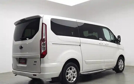 Ford Tourneo Custom I рестайлинг, 2021 год, 2 340 000 рублей, 3 фотография