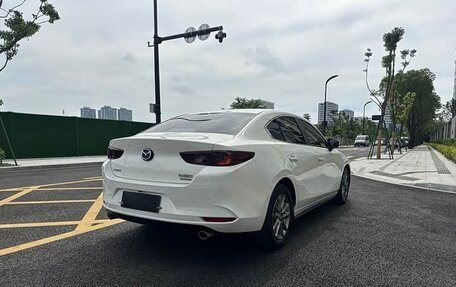 Mazda 3, 2021 год, 1 600 000 рублей, 15 фотография