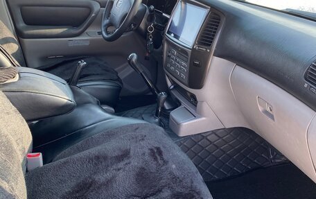 Toyota Land Cruiser 100 рестайлинг 2, 2006 год, 3 000 000 рублей, 19 фотография