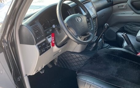 Toyota Land Cruiser 100 рестайлинг 2, 2006 год, 3 000 000 рублей, 18 фотография