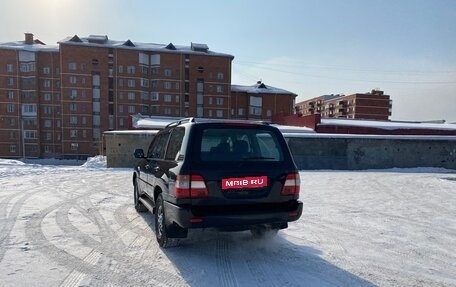 Toyota Land Cruiser 100 рестайлинг 2, 2006 год, 3 000 000 рублей, 11 фотография