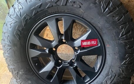 Toyota Land Cruiser 100 рестайлинг 2, 2006 год, 3 000 000 рублей, 17 фотография