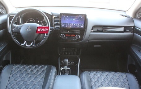 Mitsubishi Outlander III рестайлинг 3, 2019 год, 2 197 000 рублей, 7 фотография