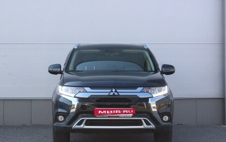 Mitsubishi Outlander III рестайлинг 3, 2019 год, 2 197 000 рублей, 3 фотография