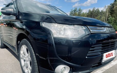Mitsubishi Outlander III рестайлинг 3, 2013 год, 980 000 рублей, 3 фотография