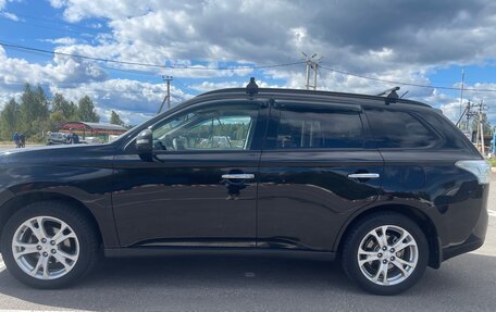 Mitsubishi Outlander III рестайлинг 3, 2013 год, 980 000 рублей, 4 фотография