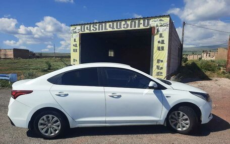 Hyundai Solaris II рестайлинг, 2018 год, 920 000 рублей, 6 фотография