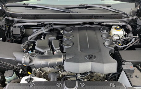 Toyota Land Cruiser Prado 150 рестайлинг 2, 2021 год, 6 783 000 рублей, 11 фотография