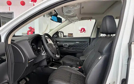 Mitsubishi Outlander III рестайлинг 3, 2021 год, 3 222 369 рублей, 12 фотография