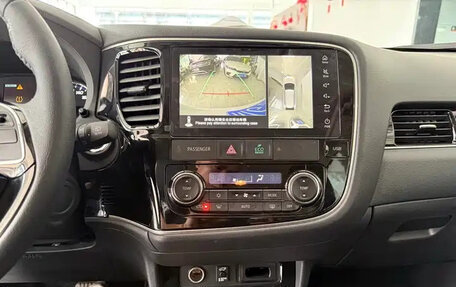 Mitsubishi Outlander III рестайлинг 3, 2021 год, 3 222 369 рублей, 8 фотография