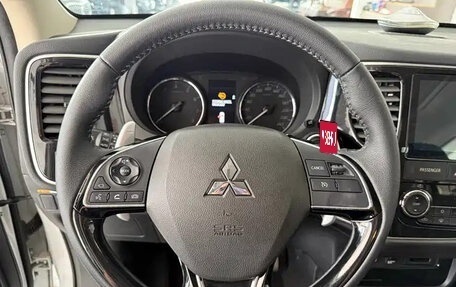Mitsubishi Outlander III рестайлинг 3, 2021 год, 3 222 369 рублей, 6 фотография
