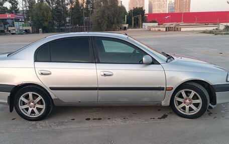 Toyota Avensis III рестайлинг, 1998 год, 210 000 рублей, 3 фотография