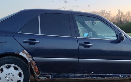 Mercedes-Benz C-Класс, 1995 год, 175 000 рублей, 8 фотография