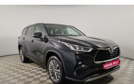 Toyota Highlander, 2024 год, 6 000 000 рублей, 3 фотография