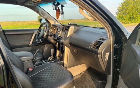 Toyota Land Cruiser Prado 150 рестайлинг 2, 2013 год, 2 899 000 рублей, 12 фотография