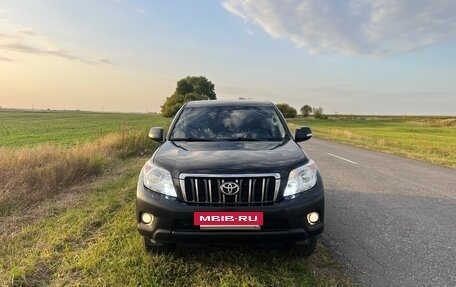Toyota Land Cruiser Prado 150 рестайлинг 2, 2013 год, 2 899 000 рублей, 10 фотография