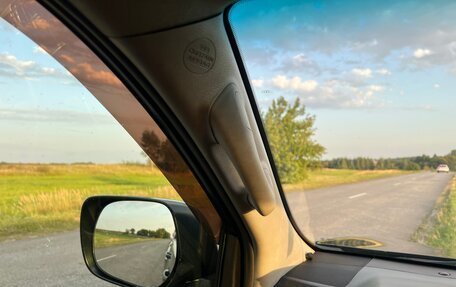 Toyota Land Cruiser Prado 150 рестайлинг 2, 2013 год, 2 899 000 рублей, 32 фотография