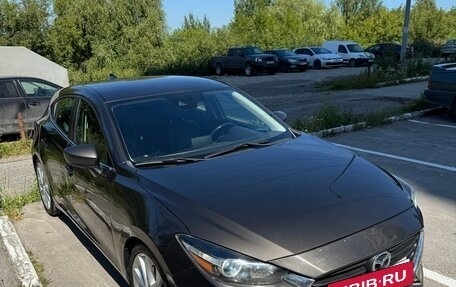Mazda 3, 2017 год, 1 300 000 рублей, 2 фотография
