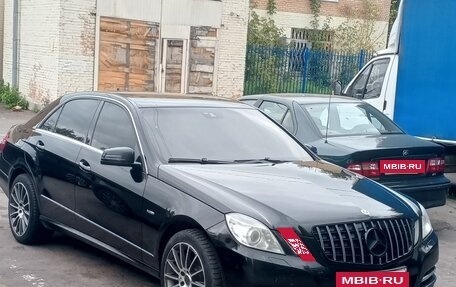 Mercedes-Benz E-Класс, 2011 год, 1 250 000 рублей, 2 фотография