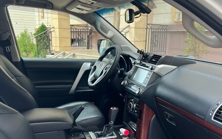 Toyota Land Cruiser Prado 150 рестайлинг 2, 2016 год, 3 000 000 рублей, 3 фотография