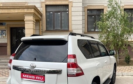 Toyota Land Cruiser Prado 150 рестайлинг 2, 2016 год, 3 000 000 рублей, 5 фотография
