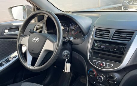 Hyundai Solaris II рестайлинг, 2013 год, 868 900 рублей, 16 фотография