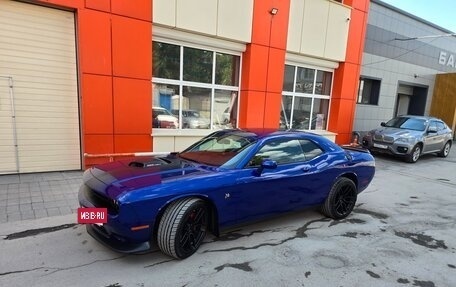 Dodge Challenger III рестайлинг 2, 2018 год, 5 900 000 рублей, 4 фотография