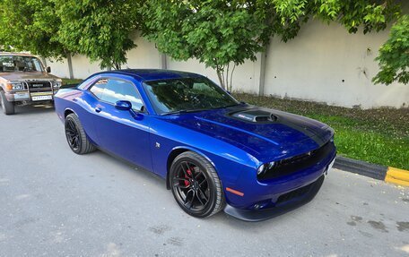 Dodge Challenger III рестайлинг 2, 2018 год, 5 900 000 рублей, 12 фотография