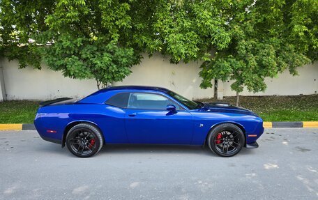 Dodge Challenger III рестайлинг 2, 2018 год, 5 900 000 рублей, 19 фотография