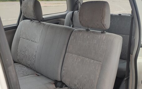 Toyota Previa II, 2002 год, 950 000 рублей, 8 фотография