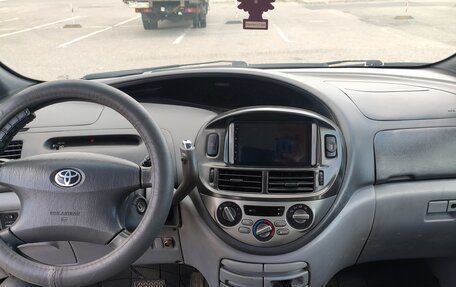 Toyota Previa II, 2002 год, 950 000 рублей, 9 фотография