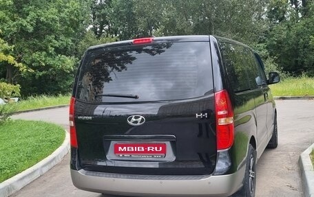 Hyundai H-1 II рестайлинг, 2017 год, 2 800 000 рублей, 1 фотография