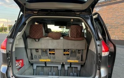 Toyota Sienna III, 2012 год, 2 399 000 рублей, 1 фотография
