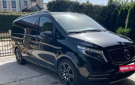 Mercedes-Benz V-Класс, 2019 год, 6 900 000 рублей, 3 фотография