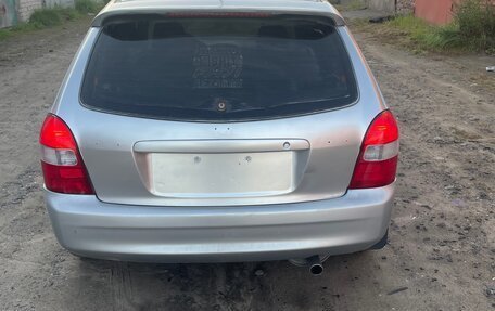 Mazda 323, 2001 год, 100 000 рублей, 2 фотография