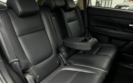 Mitsubishi Outlander III рестайлинг 3, 2019 год, 2 100 000 рублей, 14 фотография