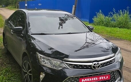 Toyota Camry, 2017 год, 2 050 000 рублей, 3 фотография