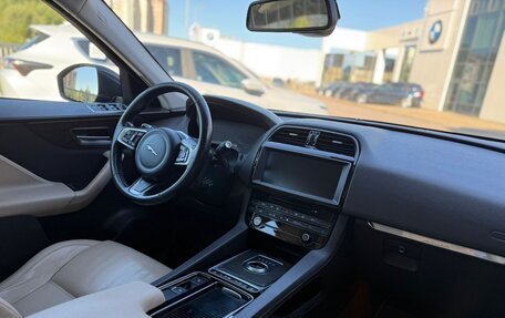 Jaguar F-Pace, 2017 год, 2 100 000 рублей, 9 фотография